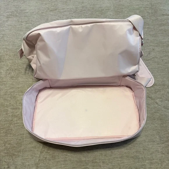 BEIS The Weekender Travel Bag - Picture 7 of 14